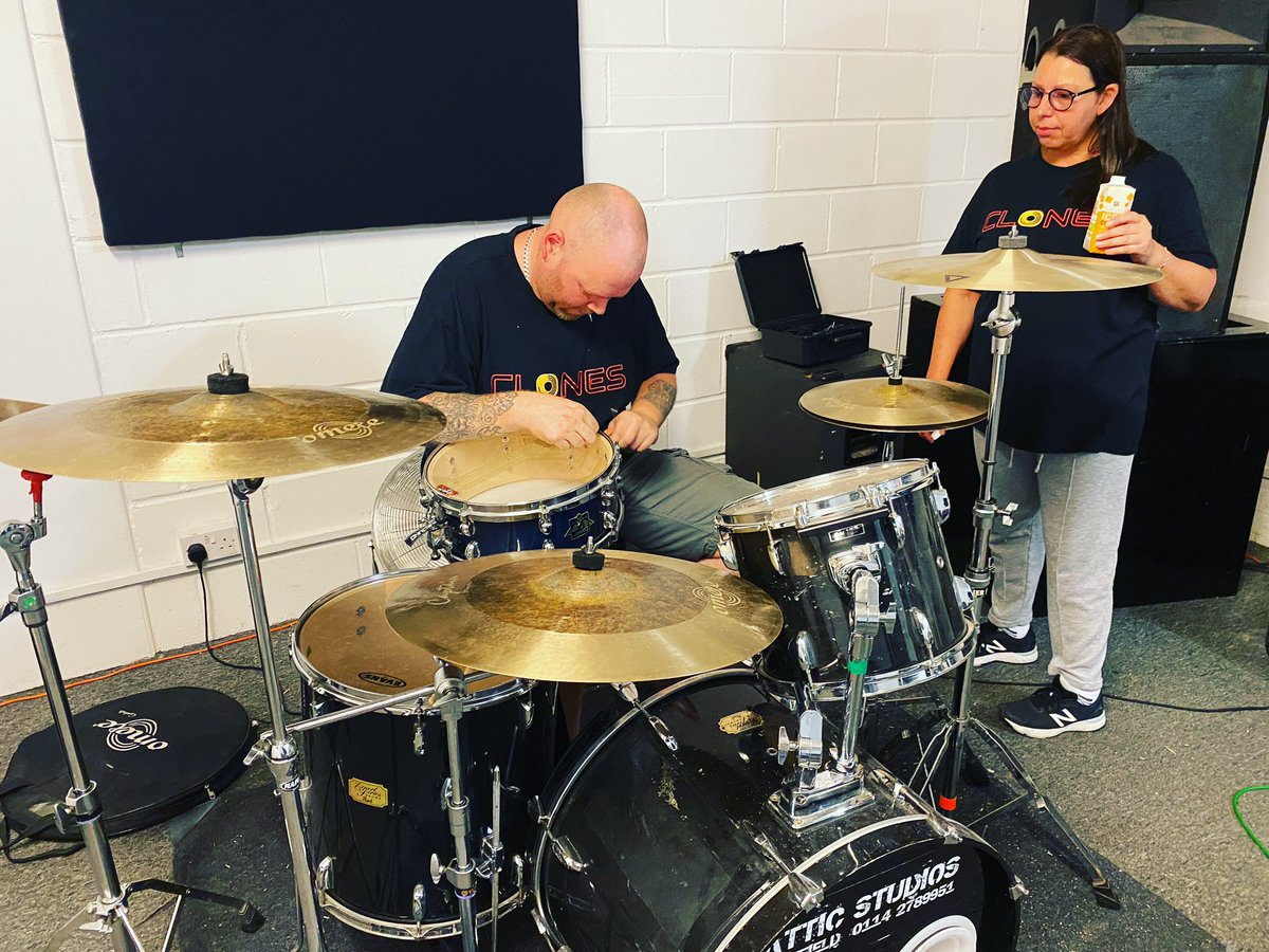clonesbandrock's tweet photo. When the drummer manages to break two snare drums in one single rehearsal session…during the same song!
#sheffieldissuper #music #musicians #barnsleyisbrill #rotherhamiswonderful #doncasterisgreat #drum #drumlife #drums #drumming #drummer #drummers #drummerlife #drummerproblems https://t.co/SY9JrWLPK4