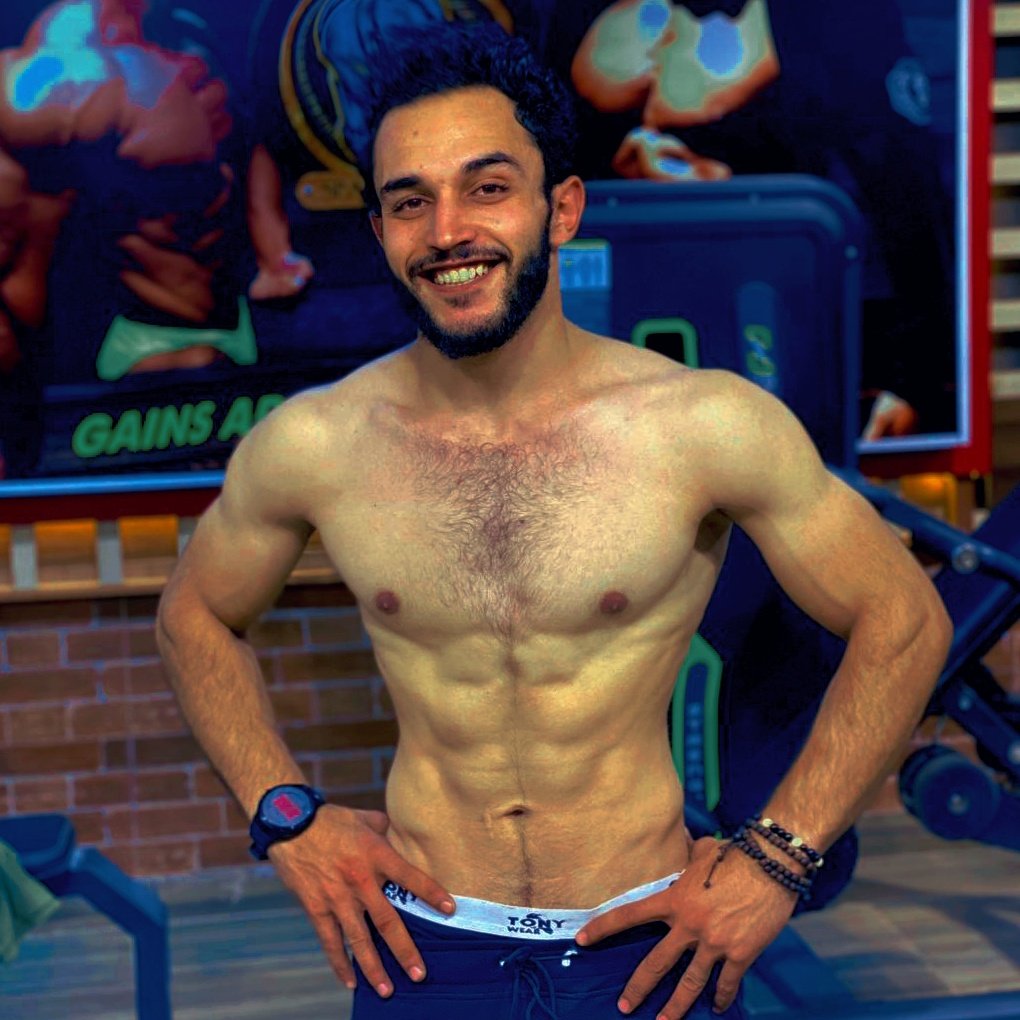 ربك علشان عارف النيه محبب فينا بشره 🤍🔥

#صورة_ملف_شخصي_جديدة