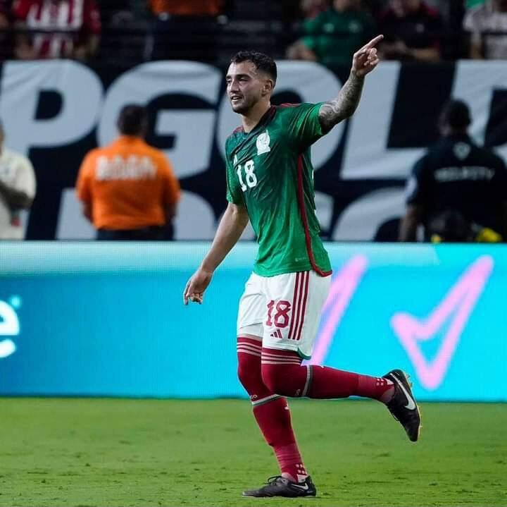 DeportMx__'s tweet photo. #Deporte  ¡MEXICO A LA GRAN FINAL!! 🇲🇽🏆🔥

Con goles de Henry Martin, Luis Chávez y Roberto Alvarado, México derrotó 3-0 a Jamaica 🇯🇲 en el Allegiant Stadium. #GoldCup 

👉🏼 Los aztecas se enfrentarán este domingo a Panamá 🇵🇦 en la Gran Final

#deportmx #miseleccionmx #mexicogana https://t.co/Gs6SsbAxom