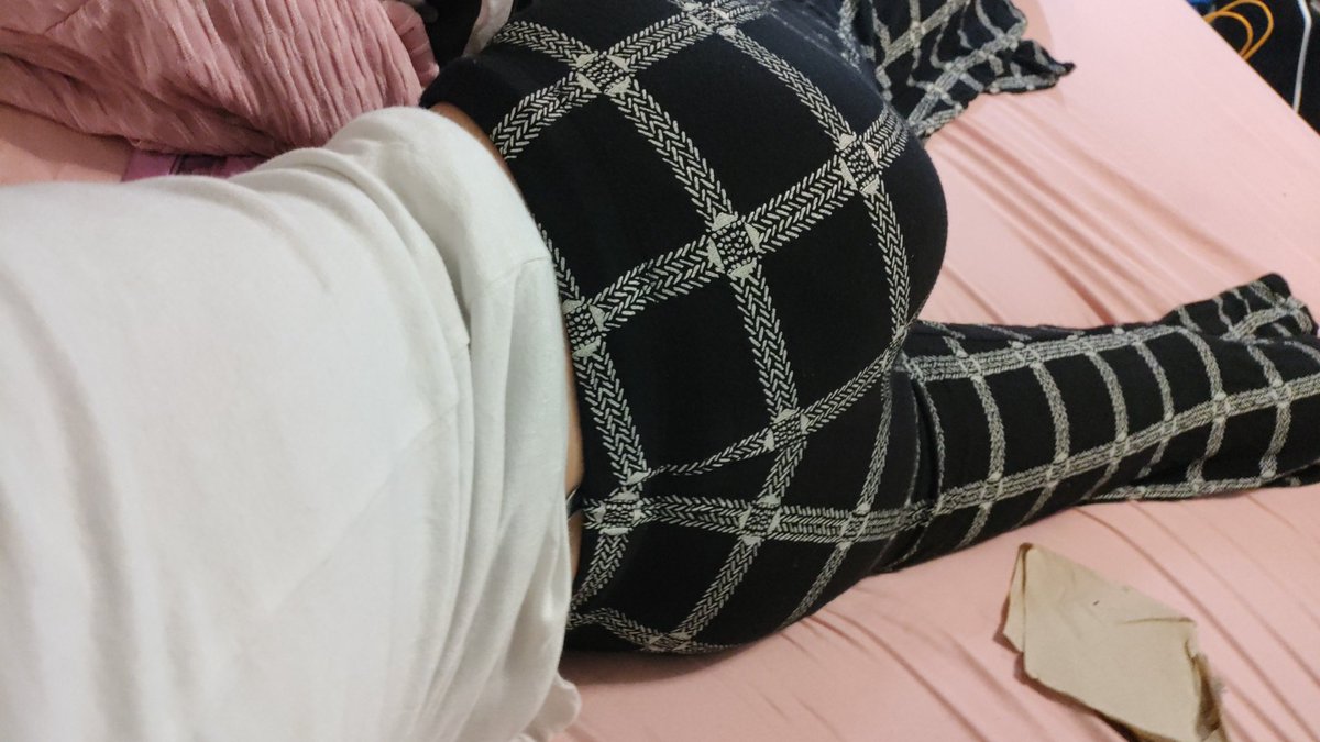 baddbaddbaee11's tweet photo. Someone talk to meeeee https://t.co/FGYy320dfH