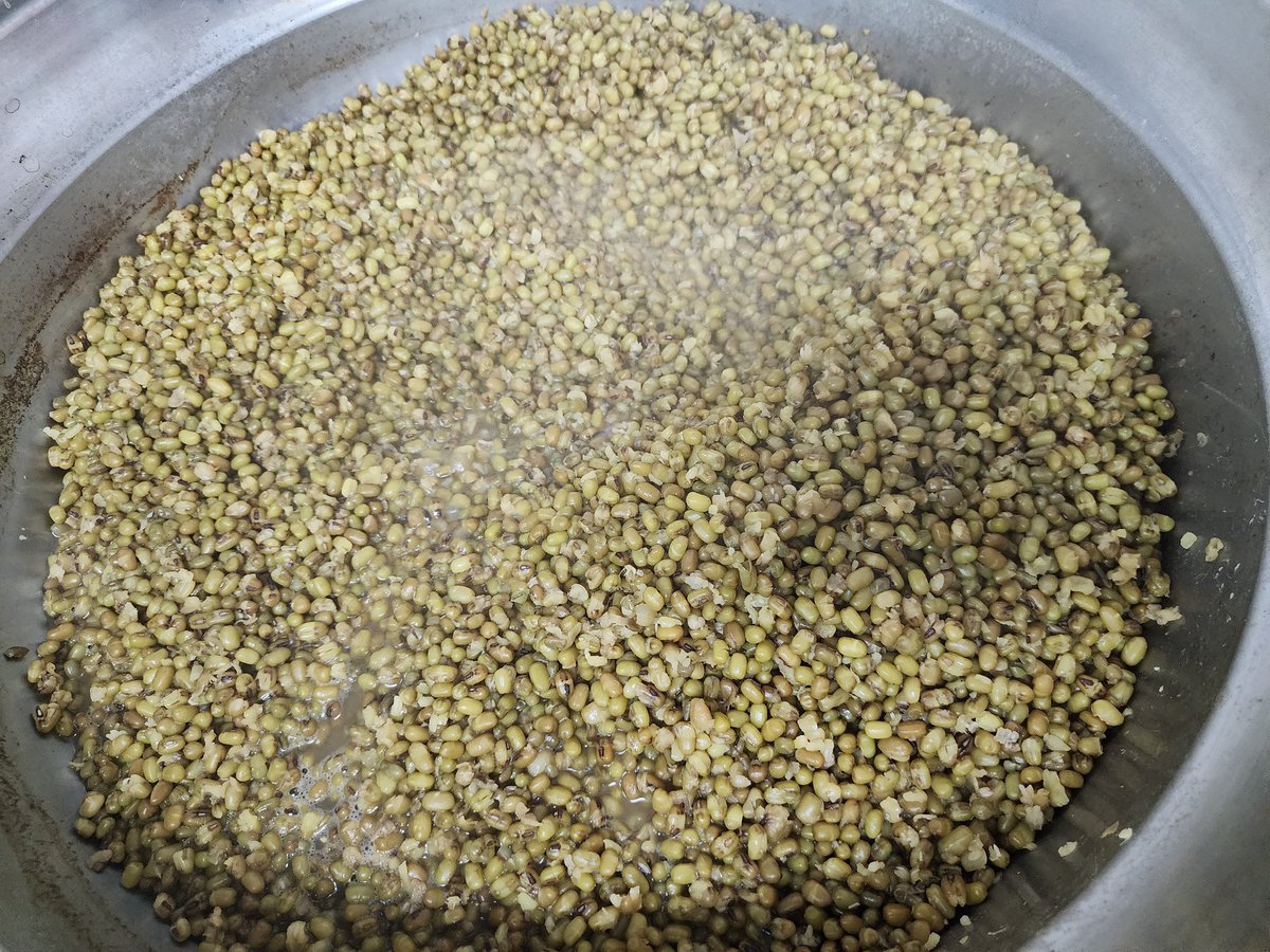 본죽 녹두죽
직접 삶아서 합니다