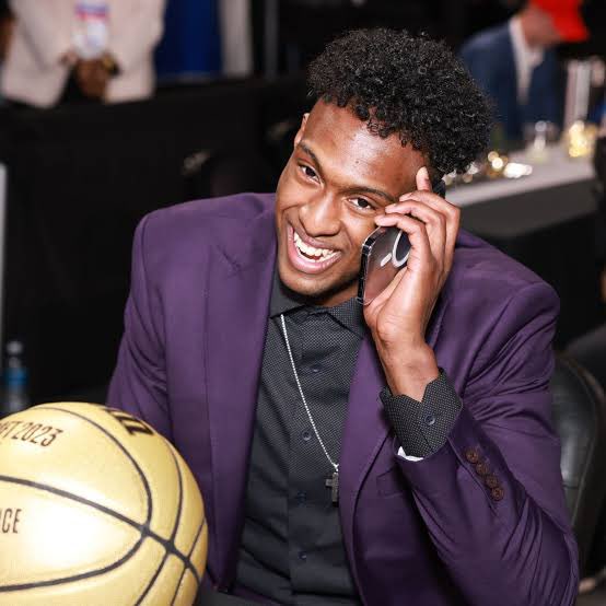 OMaxBrazil's tweet photo. O garoto fadado a Prosperar!

Olivier-Maxence Prosper, traz junto ao seu nome o adjetivo que vai encaminhar sua trajetória na NBA. 

O garoto sorridente de 21 anos, está sendo chamado de Baby Dorian, mas profetizo que ele será  algo muito maior. https://t.co/viA3EeQumk