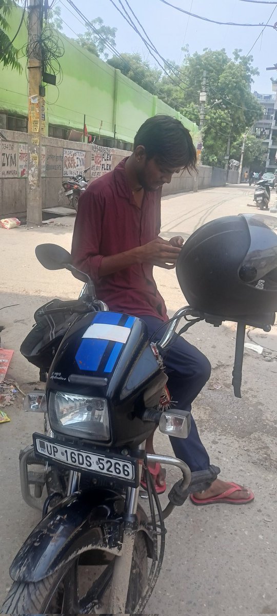 deepkdesire's tweet photo. @Uber_India he cancelled the ride  for  my location and abused me. So please action this and share the feedback.@nitin_gadkari sir. https://t.co/DHwJAgaLYY