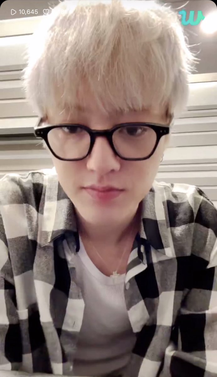 dailyharuto_'s tweet photo. haruto weverse live! 🖤 https://t.co/llPHvG52OF