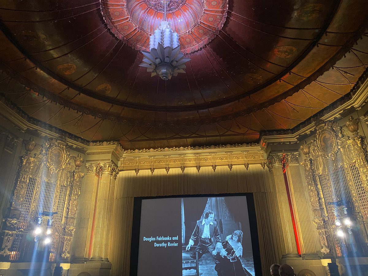 backlotsfilm's tweet photo. The beautiful Castro Theatre this evening at #SFSFF. Why anyone would want to take the seats out of this glorious place is baffling to me. #SaveTheSeats https://t.co/RSdHbVmYWm