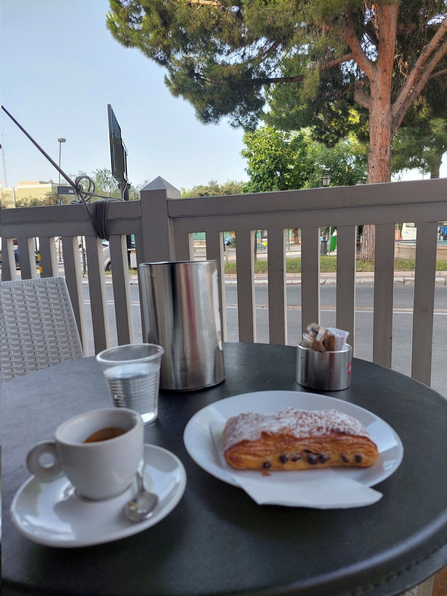 poperinotv's tweet photo. Stamattina, grazie ad una zanzara che mi ha fatto da sveglia, ho un po' di tempo in più...
Pertanto colazione #sacchini style.
@RalphRo65263415 https://t.co/S4sFfEggL4