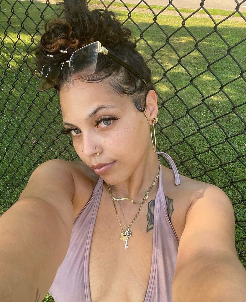__GLD's tweet photo. Definitely the pretty baby momma https://t.co/kTEejWO3xh