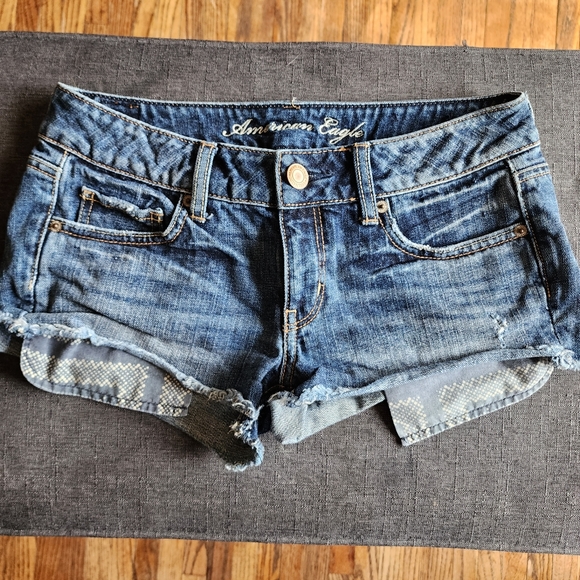 So good I had to share! Check out all the items I'm loving on <a href="/Poshmarkapp/">Poshmark</a> #poshmark #fashion #style #shopmycloset #americaneagleoutfitters: posh.mk/JILmiUVooBb