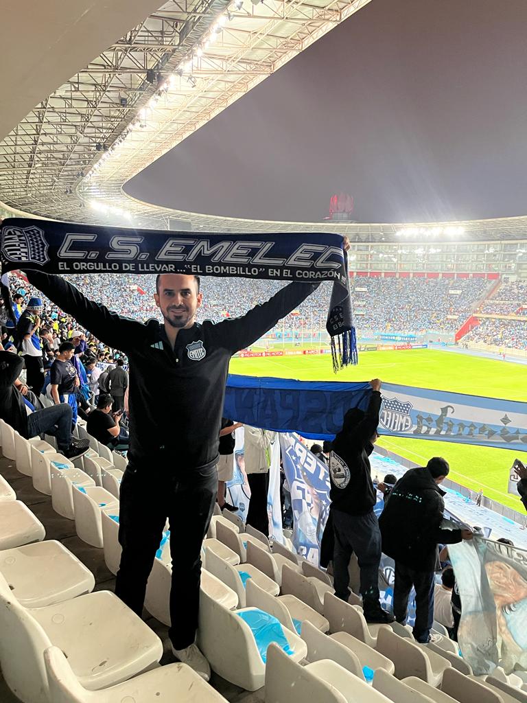 Aldo_VS's tweet photo. Un triunfo más! Arrecho Emelec 💙 https://t.co/rDuaUtRF1U