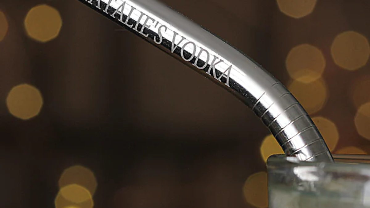 StainlessStraw's tweet image. Did you know that stainless steel straws are corrosion-resistant and won't leach harmful chemicals into your drinks? Choose the safest and most durable option for your sipping pleasure. #metalstraw #engravedlogo #CustomLogo