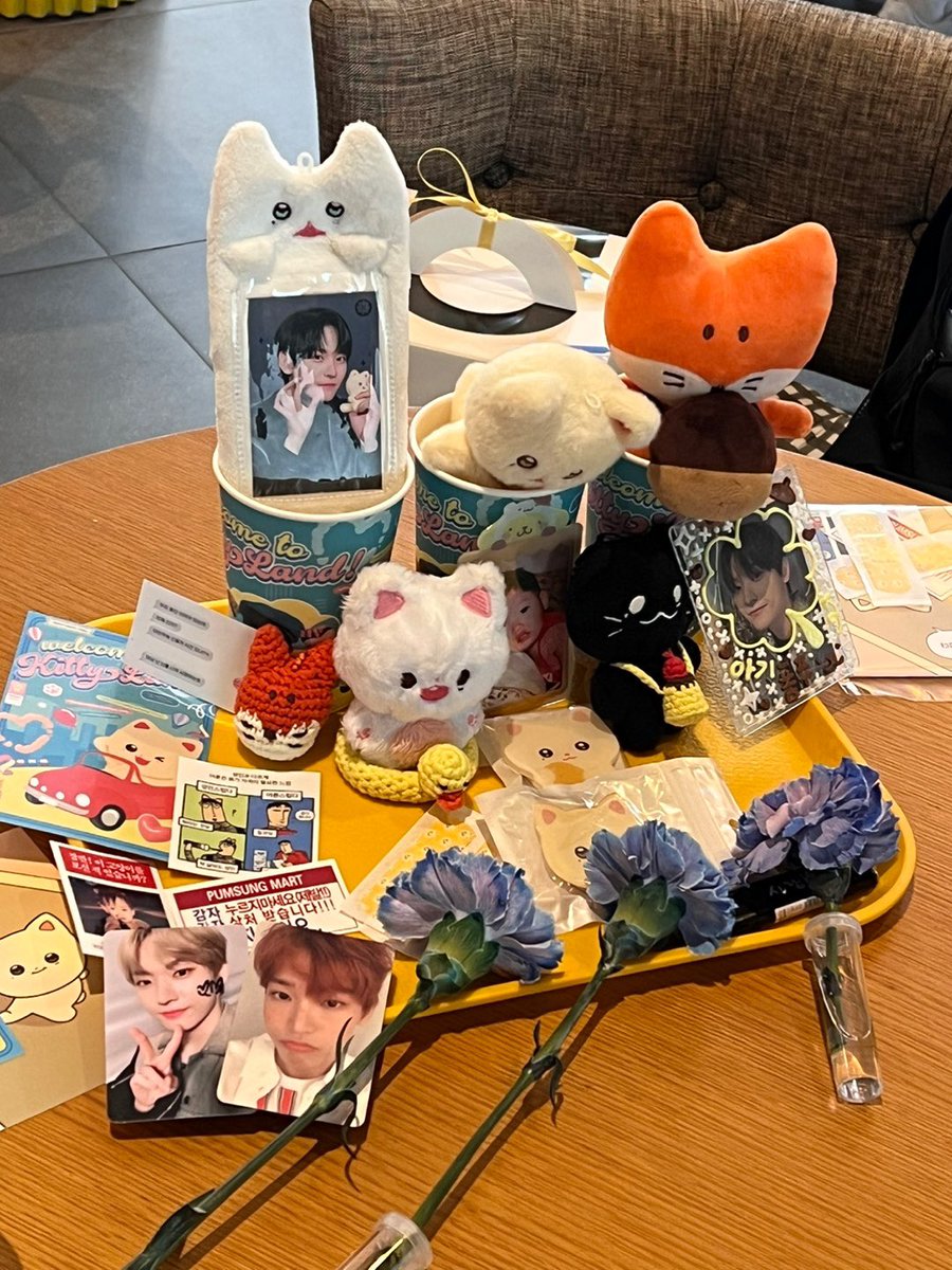 dlstjddltkfkd's tweet image. #WELCOME_TO_KITTYLAND

인성의 축복이 끊이지 않던 곳 …
여기서 그냥 집 짓고 살아야겠다
너무너무 이쁘고 감동적인 생카 •• ♡
재밌게 놀다 갔습니다😍