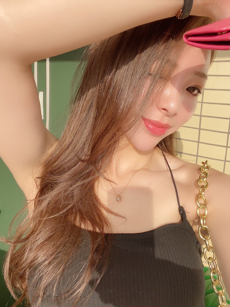 naaami__model's tweet photo. 夏ですね🌻 https://t.co/DDdrMxcF6F