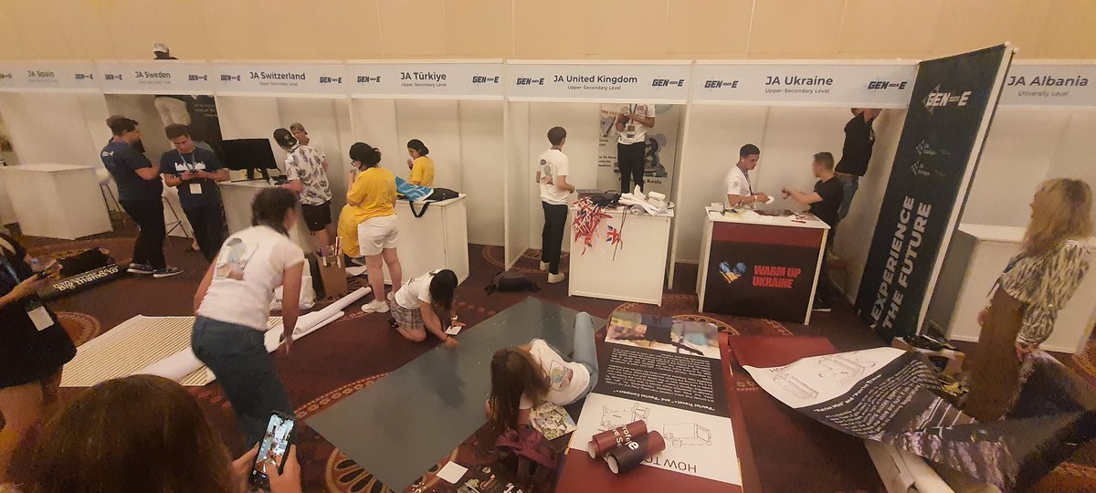 Expo today, the team are up early and prepping their trade stand for the day....