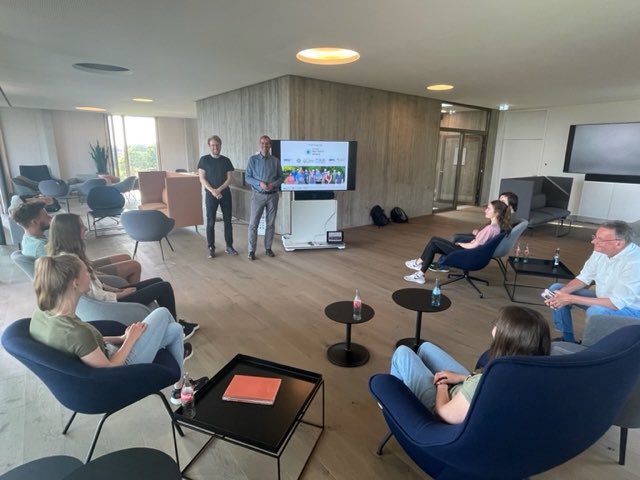 Axel Groß tweet media