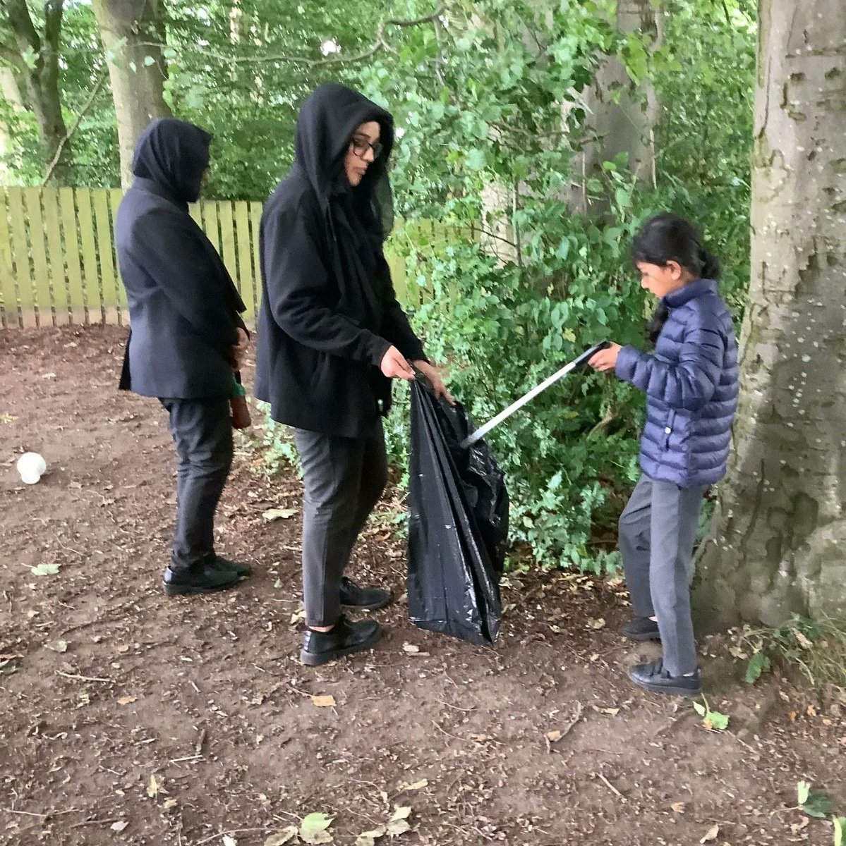 Next Gen leaders have been on a mission to raise awareness of plastic waste!
They showed Beckfoot Heaton  Y4 students how to make bird feeders and   litter picked  They were shocked to see the amount rubbish. The next step is to get the  council to place bins at this location.