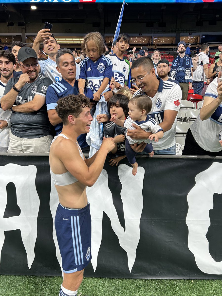 WhitecapsFC's tweet photo. Connecting with the next gen 😍💙 https://t.co/HfvF36D95B