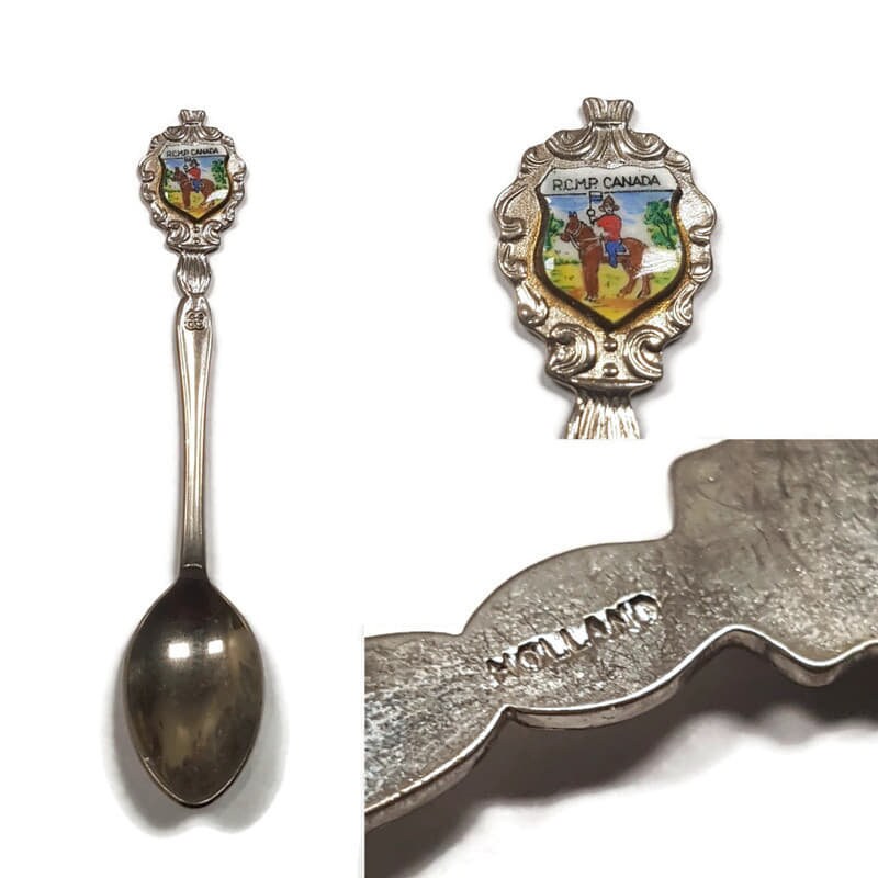 PalacePainted's tweet photo. Spoon RCMP Canada Gift shop travel Souvenir collectible https://t.co/hNBZumUk6Z #Etsy #sagefromage #SouvenirGift https://t.co/6XGk2zvmwK