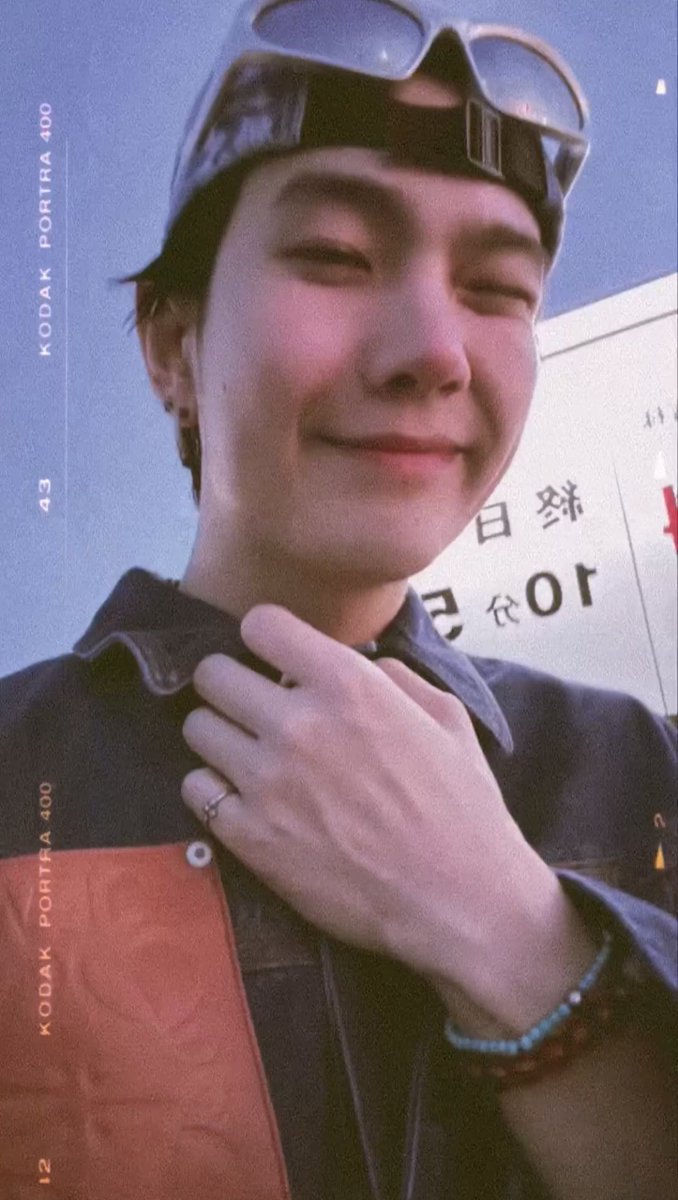 withluve_b's tweet photo. So handsome 🥹💙

#BuildJakapan #Beyourluve https://t.co/LL28SUVjo9