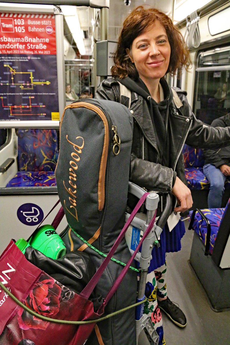 Demain et les deux prochaines jours à Saarbrücken ! 14.-/15./16.7.
Deutsch-französisches Songpoet:innentreffen in der Stadtgalerie mit u.a. Pur-Sang , Lakewood Guitars