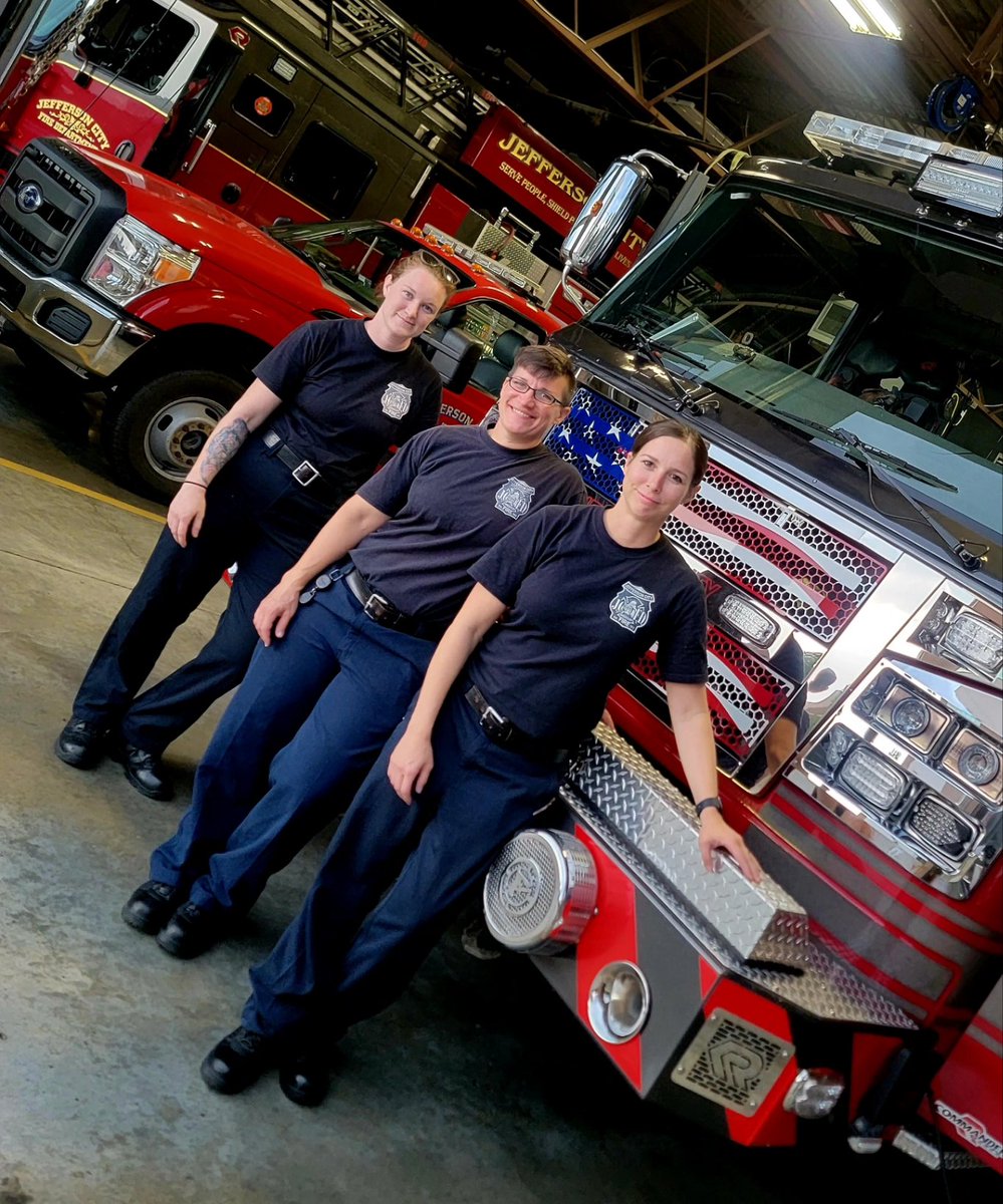 CarrieTergin's tweet photo. These women made history as the first all female Engine crew at #JCFD. Congratulations Engine 1 and great work ladies! Lisa Layton-Brinker, Marilee Veit and Abigail Tarpein Jefferson City Fire Department @JeffersonCityFD π https://t.co/XD08vi7s9v