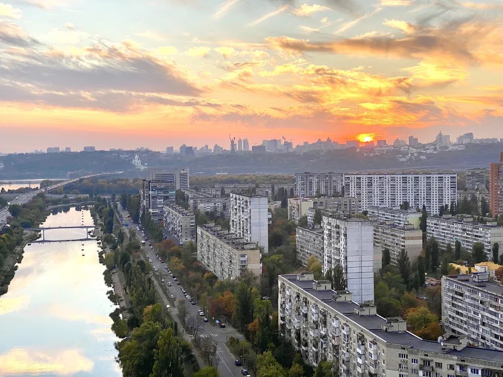 📍Проспект Соборності, 30

📌Поверх: 25/33
📌Площа: 82 м2
📌Кімнат: #3кімнатна  
💰Ціна: 850$

🐶🐱 #petfriendly 

Ⓜ️ #Лівобережна 20 хв пішки

t.me/apartmentrenta…