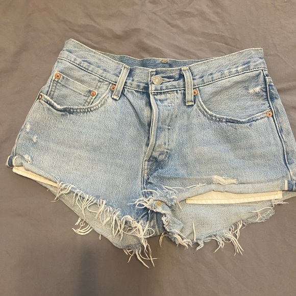 kimHarr09800499's tweet photo. So good I had to share! Check out all the items I'm loving on @Poshmarkapp #poshmark #fashion #style #shopmycloset #levis #oldnavy #katequinn: https://t.co/vzj29Y8NAB https://t.co/Zj1JVBdCpW