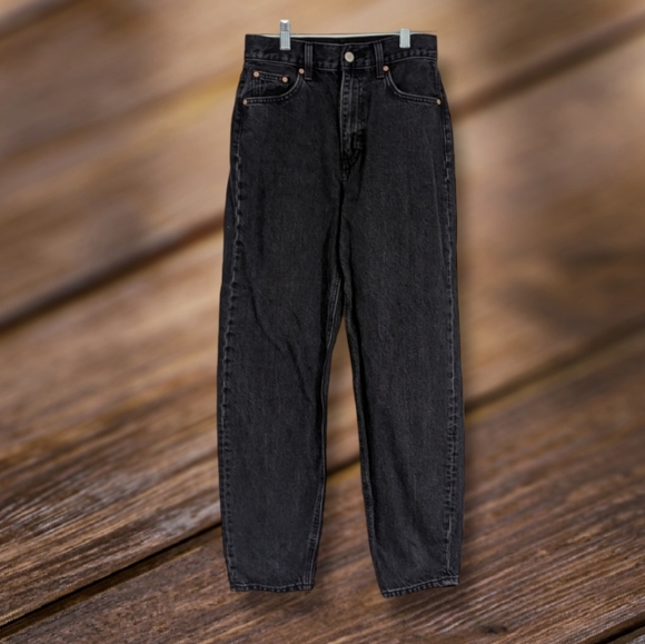So good I had to share! Check out all the items I'm loving on <a href="/Poshmarkapp/">Poshmark</a> from <a href="/H_Casey90/">4Outof5Dentists28</a> #poshmark #fashion #style #shopmycloset #lululemonathletica #looneytunes #denimforum: posh.mk/xtRwkr9soBb