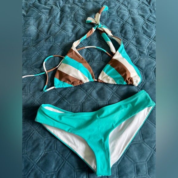 sherri_host's tweet photo. So good I had to share! Check out all the items I'm loving on @Poshmarkapp #poshmark #fashion #style #shopmycloset #victoriassecret #express #thenorthface: https://t.co/UN3zWlq4rp https://t.co/NxrqkRp3eK