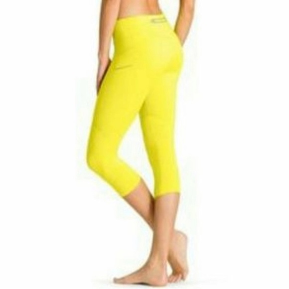SarahBeth_B's tweet photo. So good I had to share! Check out all the items I'm loving on @Poshmarkapp #poshmark #fashion #style #shopmycloset #athleta: https://t.co/23YYF8n6kz https://t.co/9bRxksbaQC