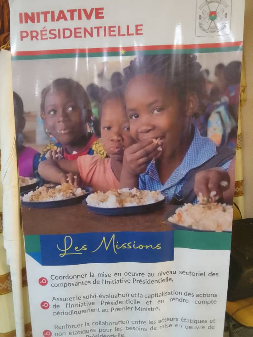 sigbf's tweet photo. Bilan 2022 de l’#Initiative_présidentielle : un #satisfecit dans la mise en oeuvre des activités

Lire👇👇👇
https://t.co/RhiCbjULfO

#Com_Gouv_BF 
#SIGBurkina 
#BurkinaFaso https://t.co/uAn213enax