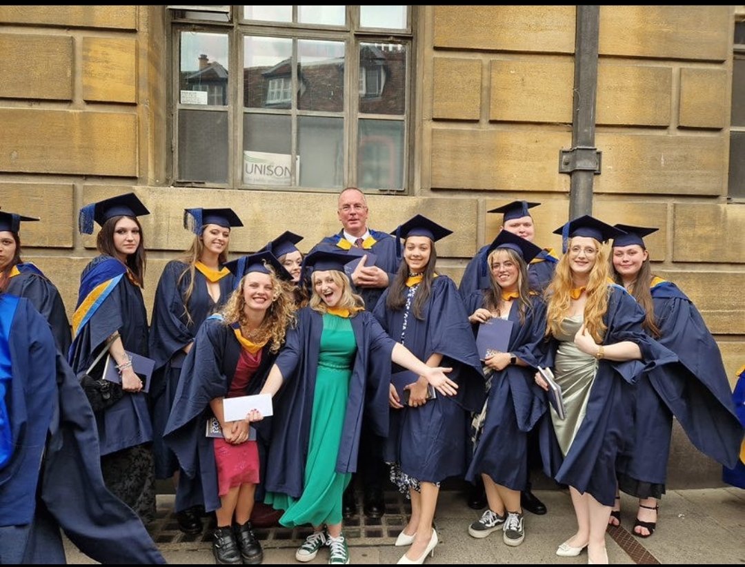 fotokerstin's tweet photo. Yesterday our amazing @Photography_ARU students graduated. They came together after an isolating COVID-19 start, supported eachother throughout and proved to be resiliant and considered humans and ambitious photographers, who embraced creative practice research wholeheartedly🎓🎉 https://t.co/X56GPfIiYq