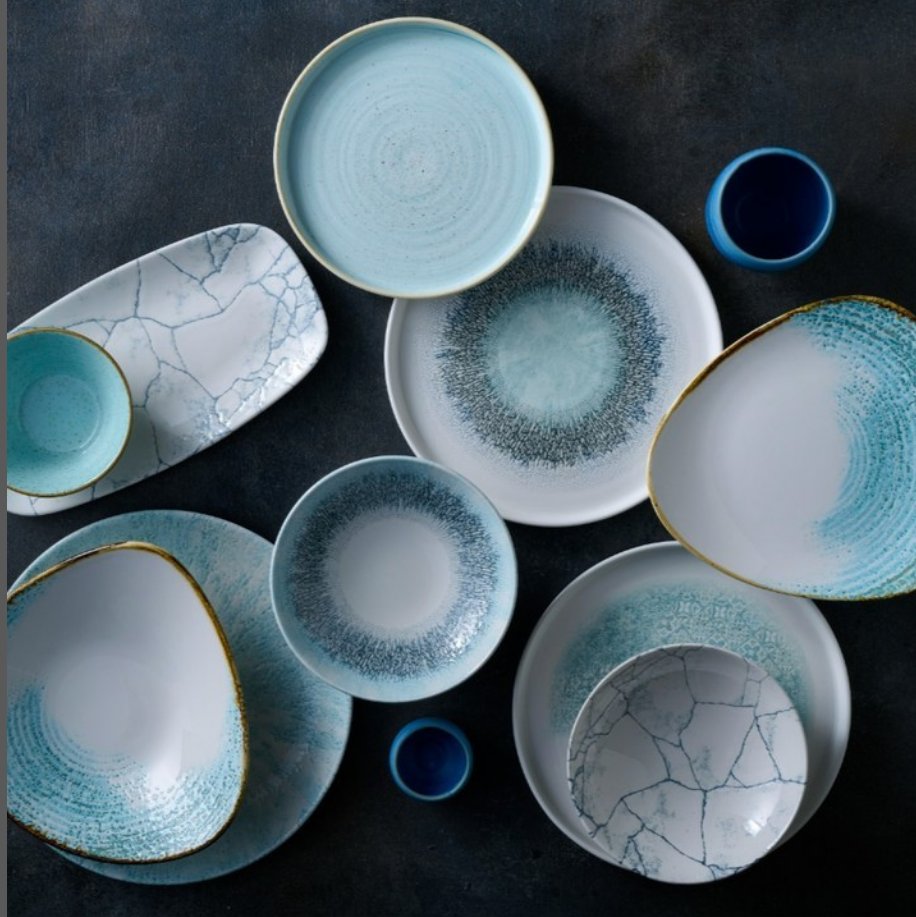 MAC_FoodService's tweet image. Soft Stonecast Duck Egg Blue mixes beautifully with Aquamarine in Med Tiles and Fusion, creating a lively tabletop palette, perfect for summer salads and seafood dishes. 
#mixandmatchtableware #mixandmatchplates #mixandmatch #platesforchefs #hospitalityindustry #blueplates