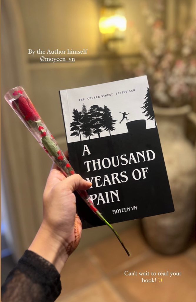MoyeenVn23's tweet photo. I always asked you only this, I even tried to hand a copy of it to your security guard when I was selling my book on the streets of mumbai! SRK Will you please read my book? #AskSRK @iamsrk https://t.co/nLPfUsFiFZ