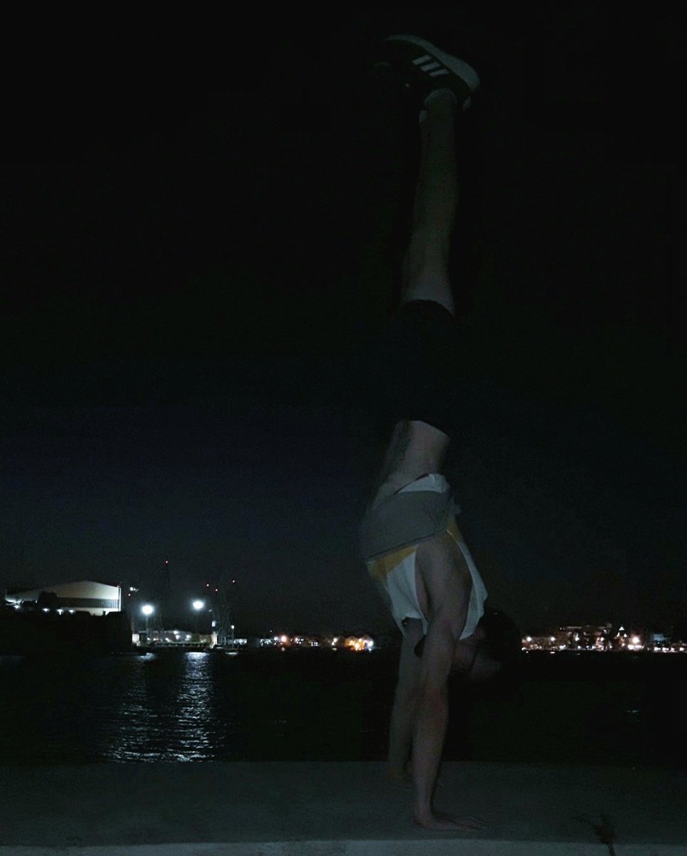 GinesTorre's tweet photo. 🤸🏻‍♂️🌙 https://t.co/AAe3SLJG1w