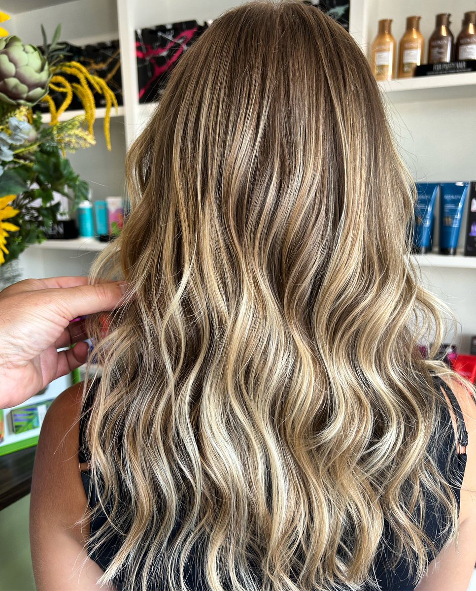 borgaginst's tweet photo. M&M Hair, SIHINE ON ๐ sunshine ๐ This summers most wanted hair Colour trend #greige a combination of Ash, Gold, & Beige Blonde ๐ฑ๐ปโโ๏ธ tones ๐๐ป ๐๐๐
Book Your FREE consultation today, online or give us a call ๐
#mandmhair #balayage #haircare #redkenready #summervibes https://t.co/s9wUrpreDg