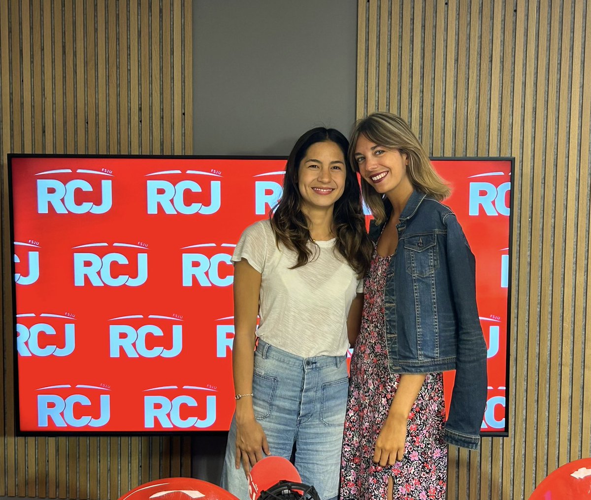 MgxSfrt's tweet photo. « The last but not the least » interview culture de cette saison sur @RCJRADIO : celle de #LinePapin pour son beau recueil de poèmes et de fragments, « Après l’amour », aux @EditionsStock 📖

L’entretien est à retrouver le jeudi 27 juillet à 12h30 ! 🎙️ https://t.co/MKU2j3KDtK