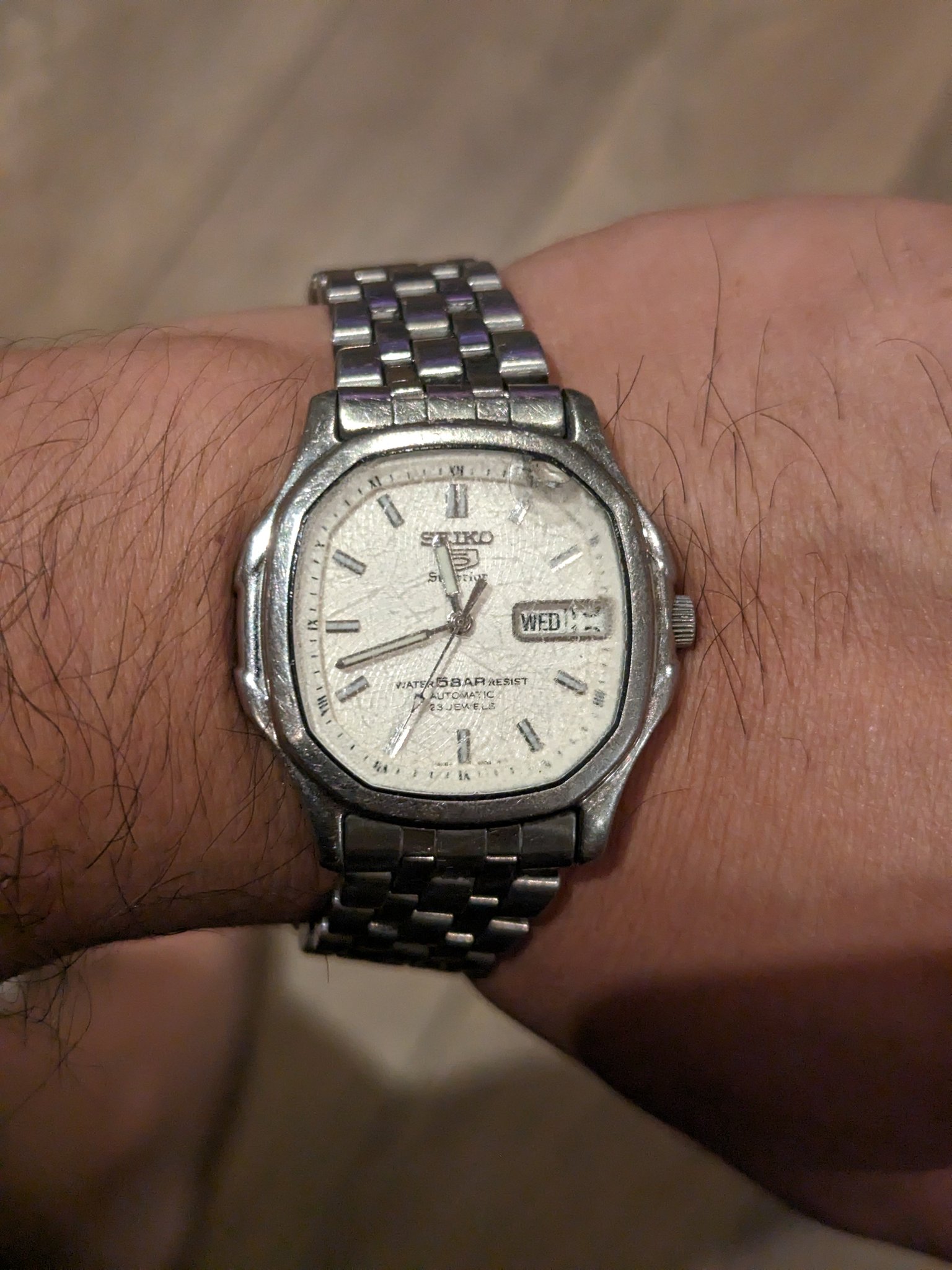 Darren Yung penphoe mstdn on X Another Seiko watch added to my collection. This one is a Seiko 5 Superior with an octagonal face. My dad had a bunch of old watches