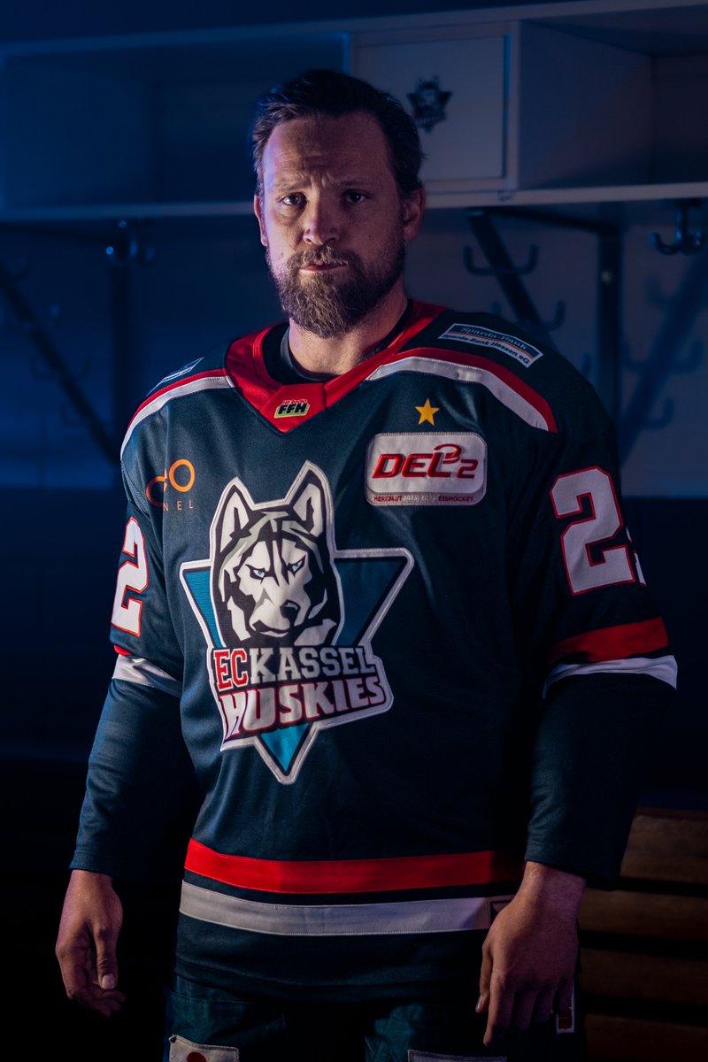 ECKASSELHUSKIES's tweet photo. 💥 𝑯𝑬𝑹𝑬 𝑰𝑻 𝑰𝑺 🤩 🔵🔴

 𝙃𝙐𝙎𝙆𝙔 𝘿𝙍𝙀𝙎𝙎 2️⃣3️⃣ | 2️⃣4️⃣ 💥 

Stolz präsentieren wir unser neues Trikot für die Saison 2023/24! Sichert euch jetzt eurer Jersey im Onlineshop ➡️ LINK in unserer STORY 🔗 oder unter https://t.co/DrOsVlYNKg🛒 

#trikot #2023 #2024 https://t.co/DC43unTA45
