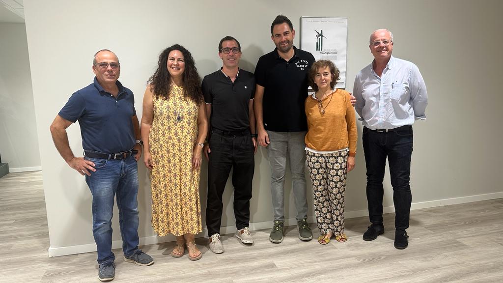 colvetbizkaia's tweet photo. El Colegio estuvo representado por su vicepresidente, en la jornada celebrada ayer y organizada por el @ColegioAlava y @AVEPA_vet “Aspectos Técnico-Científicos de la nueva Ley de Bienestar animal; Presentación y Debate”. https://t.co/1VxyRF26wD