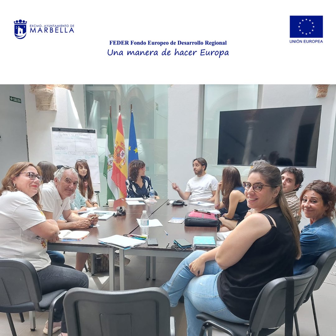 marbella_cc's tweet photo. Con #AgentesdeBarrio, promovemos iniciativas para transformar la ciudad de #Marbella a través de la cultura. 

🔎Puedes encontrar más información de cada proyecto en nuestra web o, en RTV Marbella, puedes ver las entrevistas de cada proyecto.

https://t.co/3AeVoYNI2R https://t.co/yQbhfaZMWg