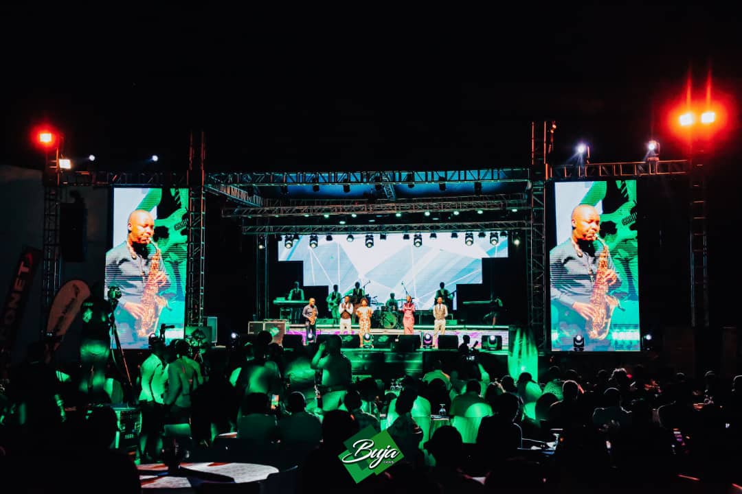 bujaevents's tweet photo. Des écrans à la hauteur de vos évènements... Choisissez #BujaEvents !

#BurundiHimbazaFestival #TakeTheLead https://t.co/O1o68kT6hC