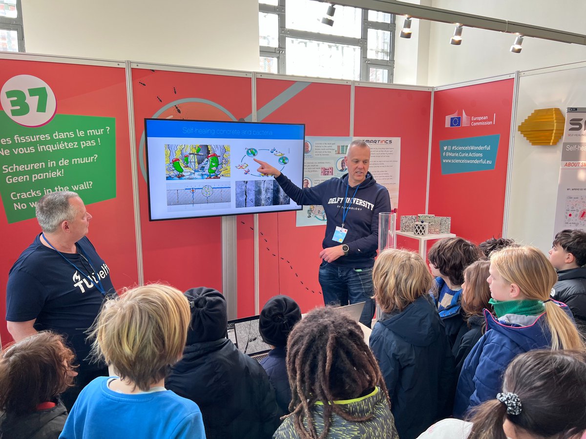 SmartincsEU's tweet photo. The school year is starting in many countries. Earlier this year, Shan (ESR8, @tudelft) hosted a booth at the Science is Wonderful! Event (@MSCActions), where 4000 school kids came to learn about self-healing concrete and SMARTINCS.

#ScienceIsWonderful #H2020 #smartincseu https://t.co/d5TKOQKsrA