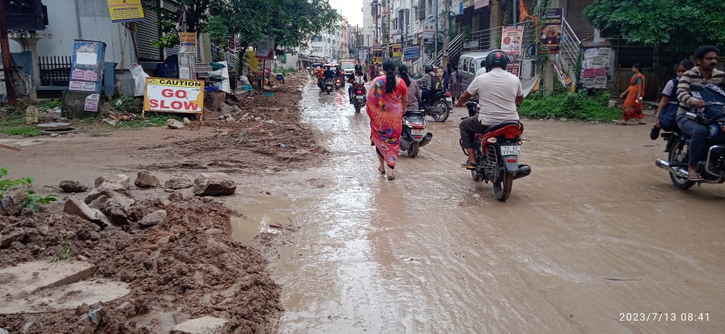 AnilMajeti's tweet photo. We expect, ur entry to our colony will change our life style. Please help, can share more details if needed.

#savekousalyacolony @KCWA_ @kp_vivekanand @PawanKalyan @BRSparty @BRSHarish @MC_Nizampet @swachhnizampet https://t.co/prnZXAkFGn