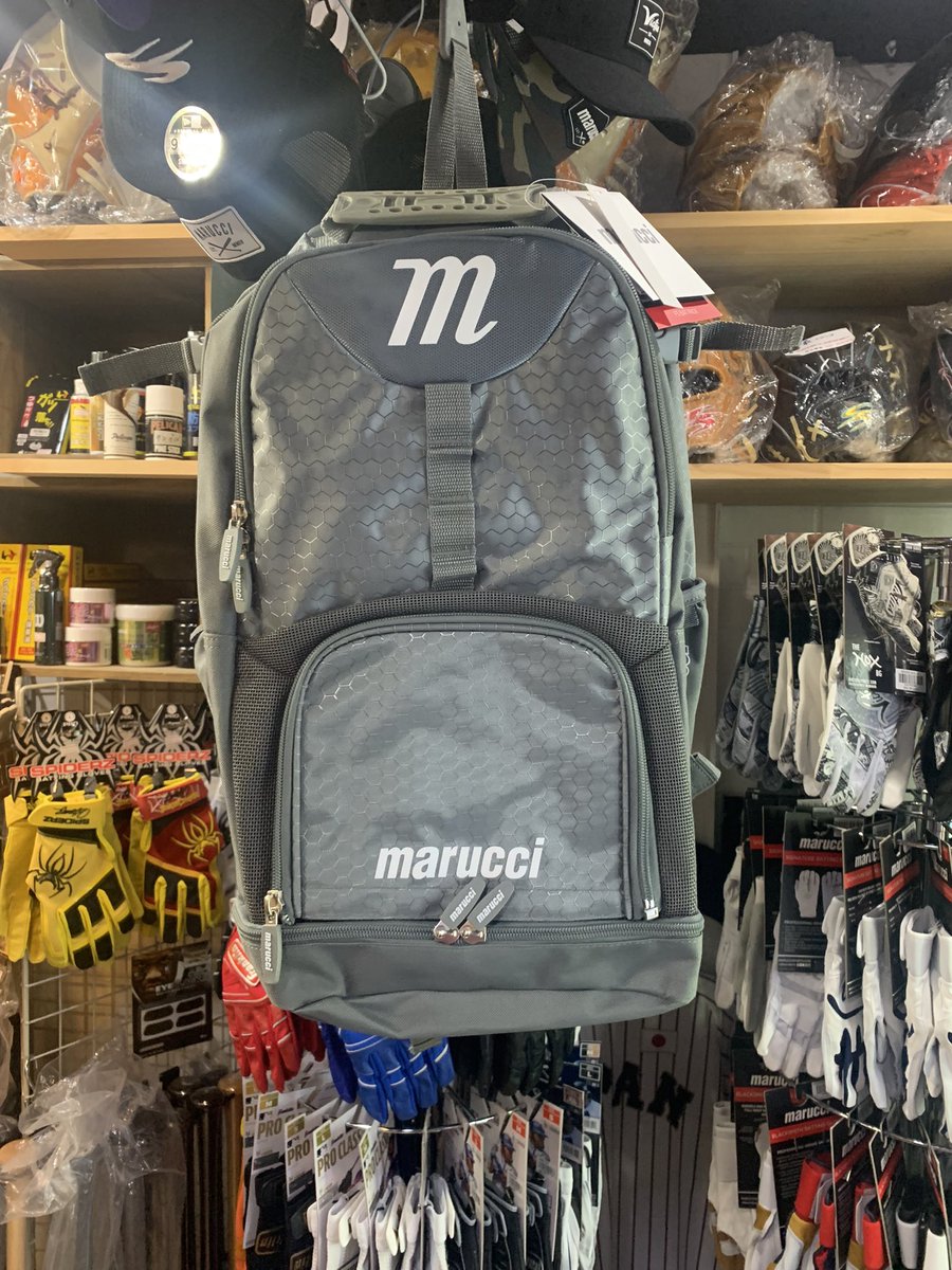info42648043's tweet photo. marucci
F5 BAT PACK
複数ポジションでなければ最適な大きさかと思います
高さ48㌢×幅33㌢×奥行24㌢(約38ℓ)
気分はメジャーリーガー⚾︎
ブラック•グレー•レッド•ネイビー•ロイヤルの5カラーです
#すみれスポーツ #マルッチ #マルーチ#marucci #バックパック #backpack #batpack #7689 https://t.co/kkIDCKOKNH