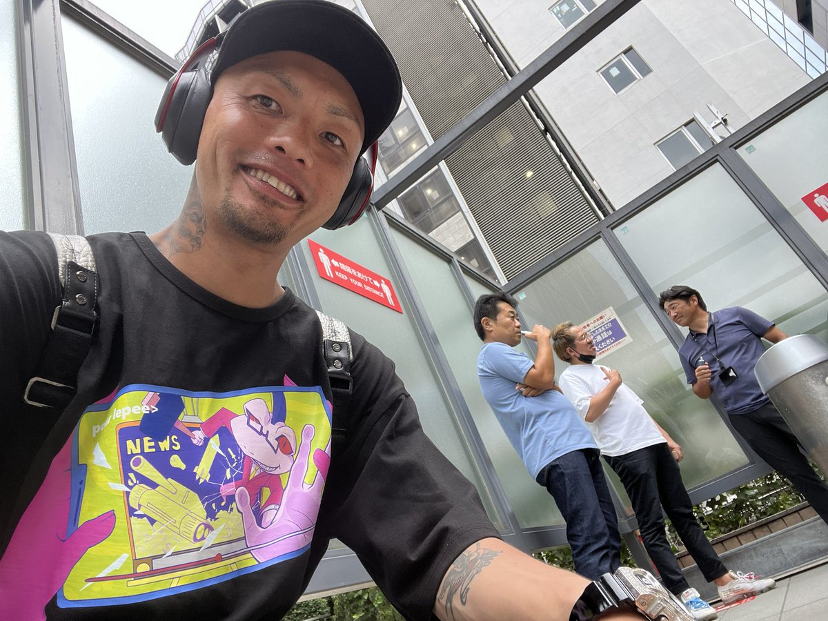r___type's tweet photo. 本日のTシャツはプルレペ👕
フェイクメディアTシャツ✨
@dj_urakichi 
いつも応援ありがとうございます✨

https://t.co/0gtud26Pud https://t.co/fc5gyHfjKc