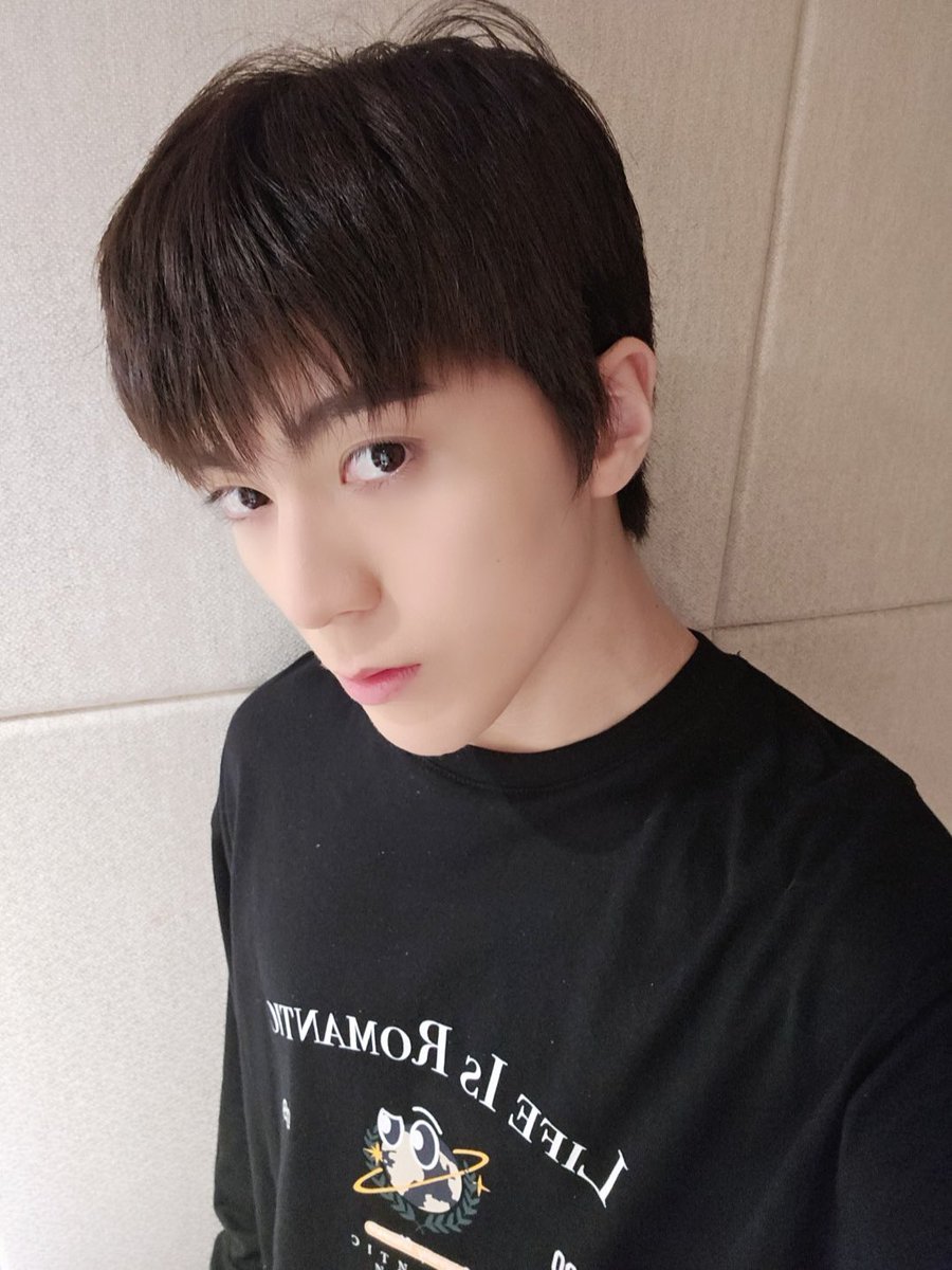 [#상우] 밥묵자!!

#JUSTB #저스트비 #SANGWOO