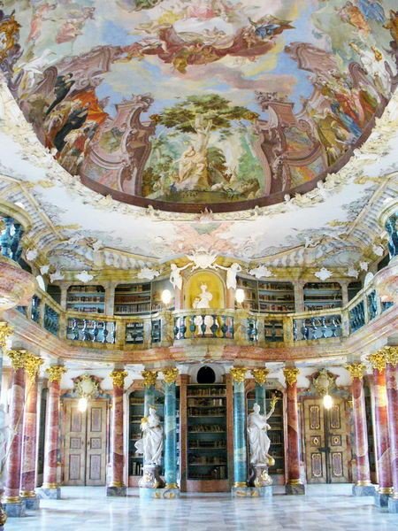 CasaLettori's tweet photo. Come una stella che vaga solitaria
Risplenderà il canto tuo di fiaba
All'orlo delle mie notti malinconiche

Hesse

Biblioteca del Monastero di Wiblinger Germania https://t.co/Ws5LE2SQpU