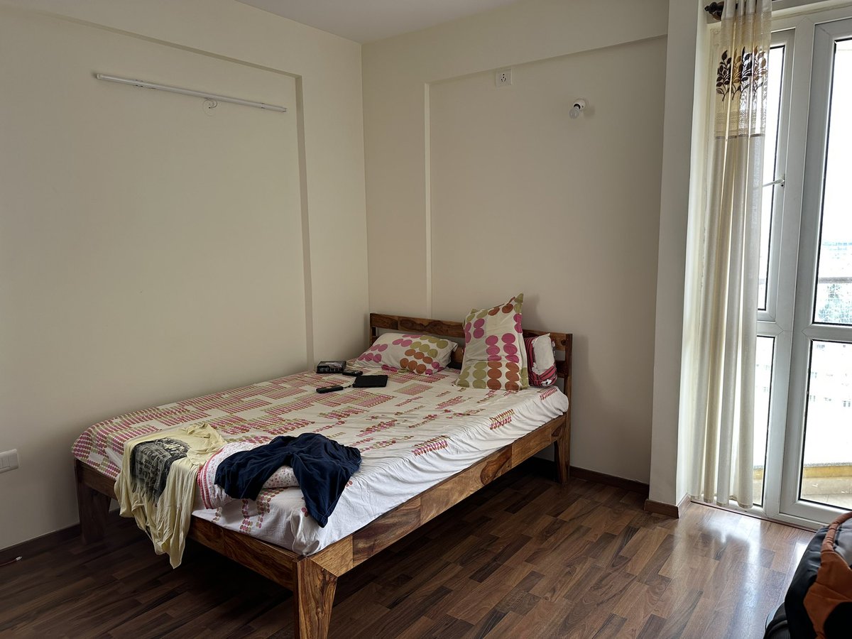 aishnaa06's tweet photo. Hey! Looking for a flatmate for a semifurnished 3bhk in a gated society in Bellandur.
Room with an attached washroom.

Rent - 21k including maintenance 

Move in date - First week of August

@BangaloreRoomi https://t.co/J0ipj8fIPU