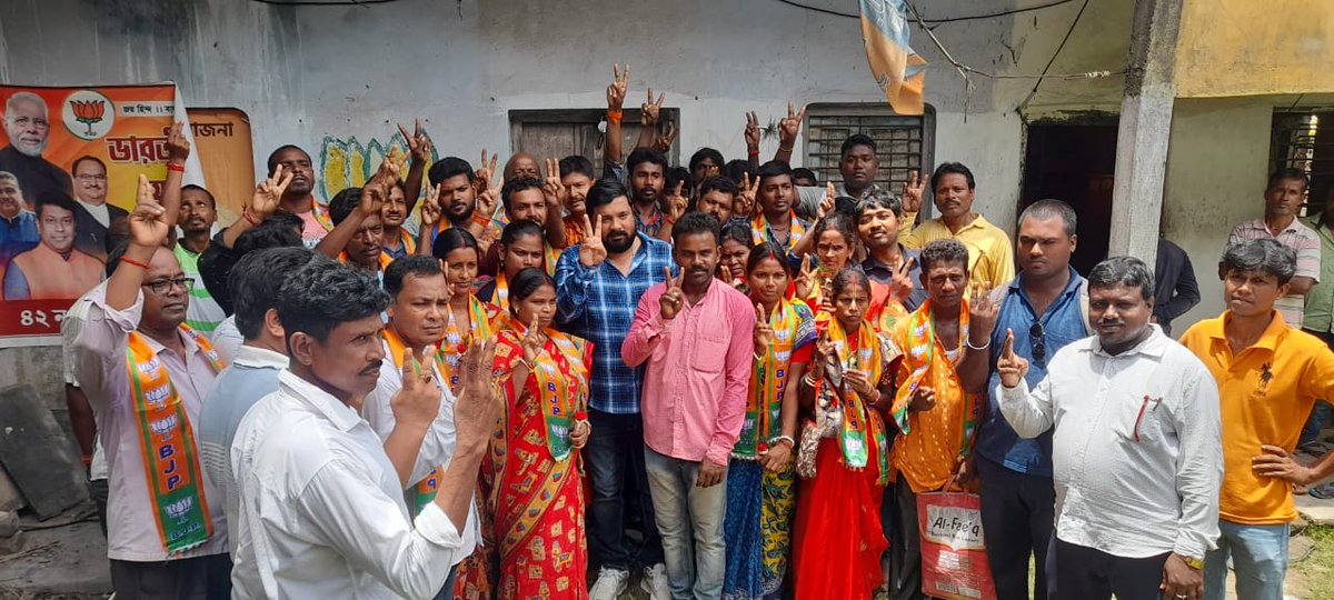 BimanGhoshBJP's tweet photo. আজ সকালে পুরশুড়া বিধানসভার অন্তর্গত চারটি পঞ্চায়েতের সব জয়ী প্রার্থীদের সম্বোর্ধনা দিলাম। https://t.co/P05g0p8cAc
