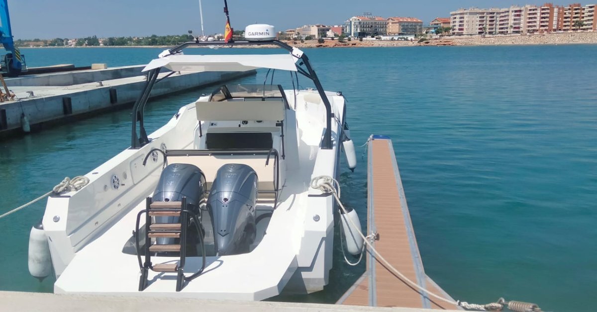 🛥️ Custom-made for our customers. Today we bring you this finger designed for maintenance work on boats.

It is already installed and fully operational in the waters of the Mediterranean, in #Cataluña! 🌊